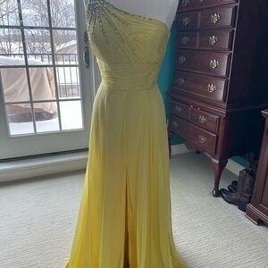 Mac Duggal One-Shoulder Gown in Vibrant Yellow